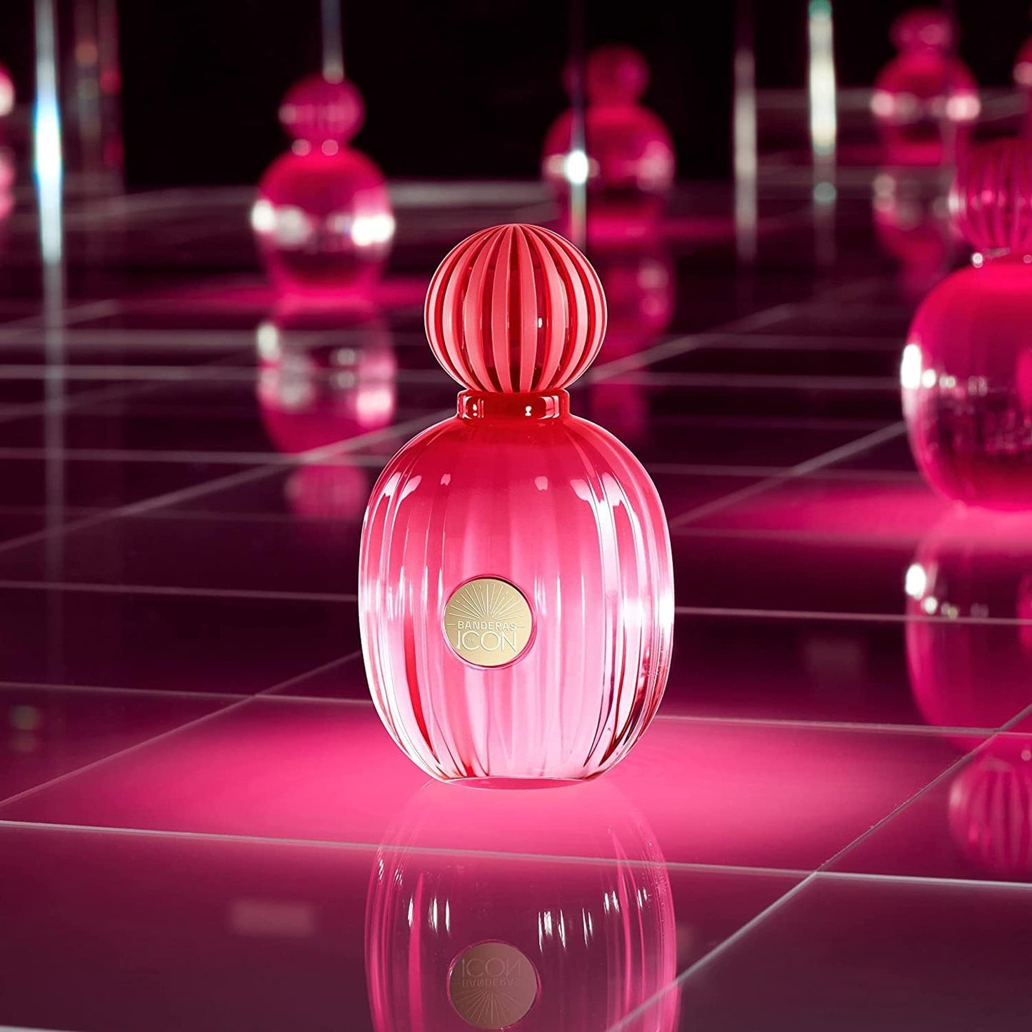 Banderas The Icon Woman Eau de Parfum för kvinnor – långvarig – elegant, raffinerad och sensuell doft – vanilj, blommiga och fruktiga toner – perfekt för speciella tillfällen – 50 ml