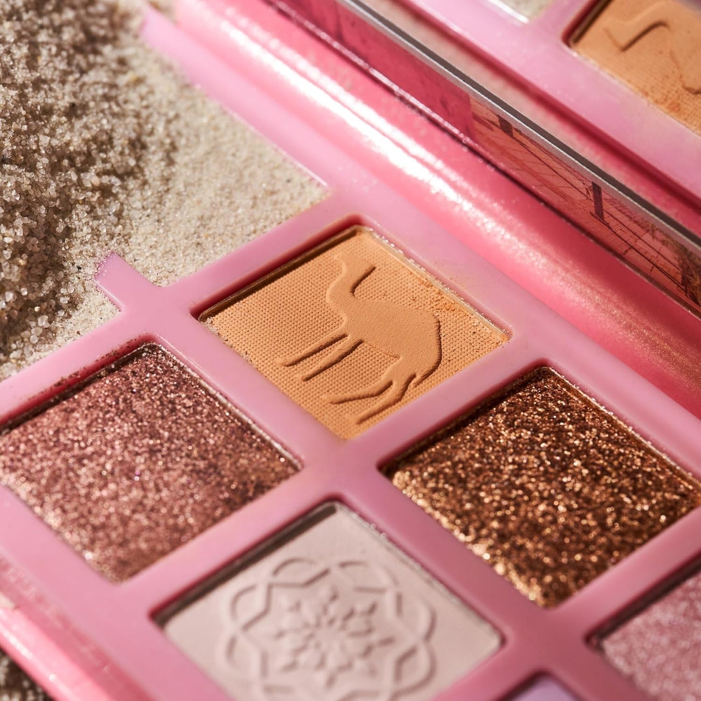 CURRENT MOOD: FEELING CUTE look set, MakeUp Set (1pcs)
